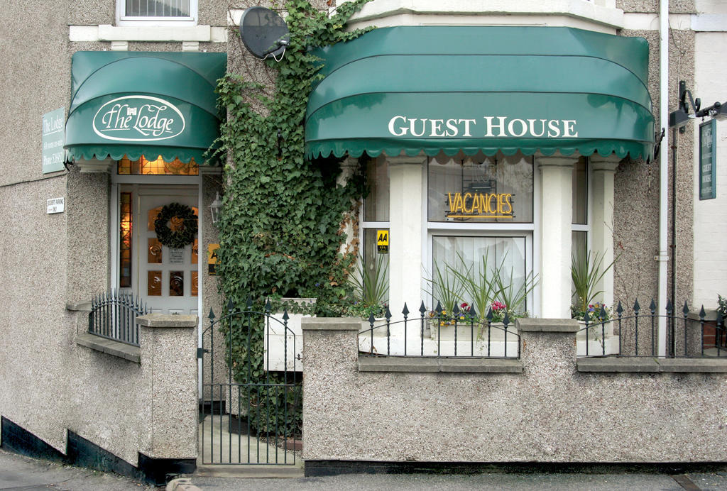 The Lodge Swindon Exterior foto