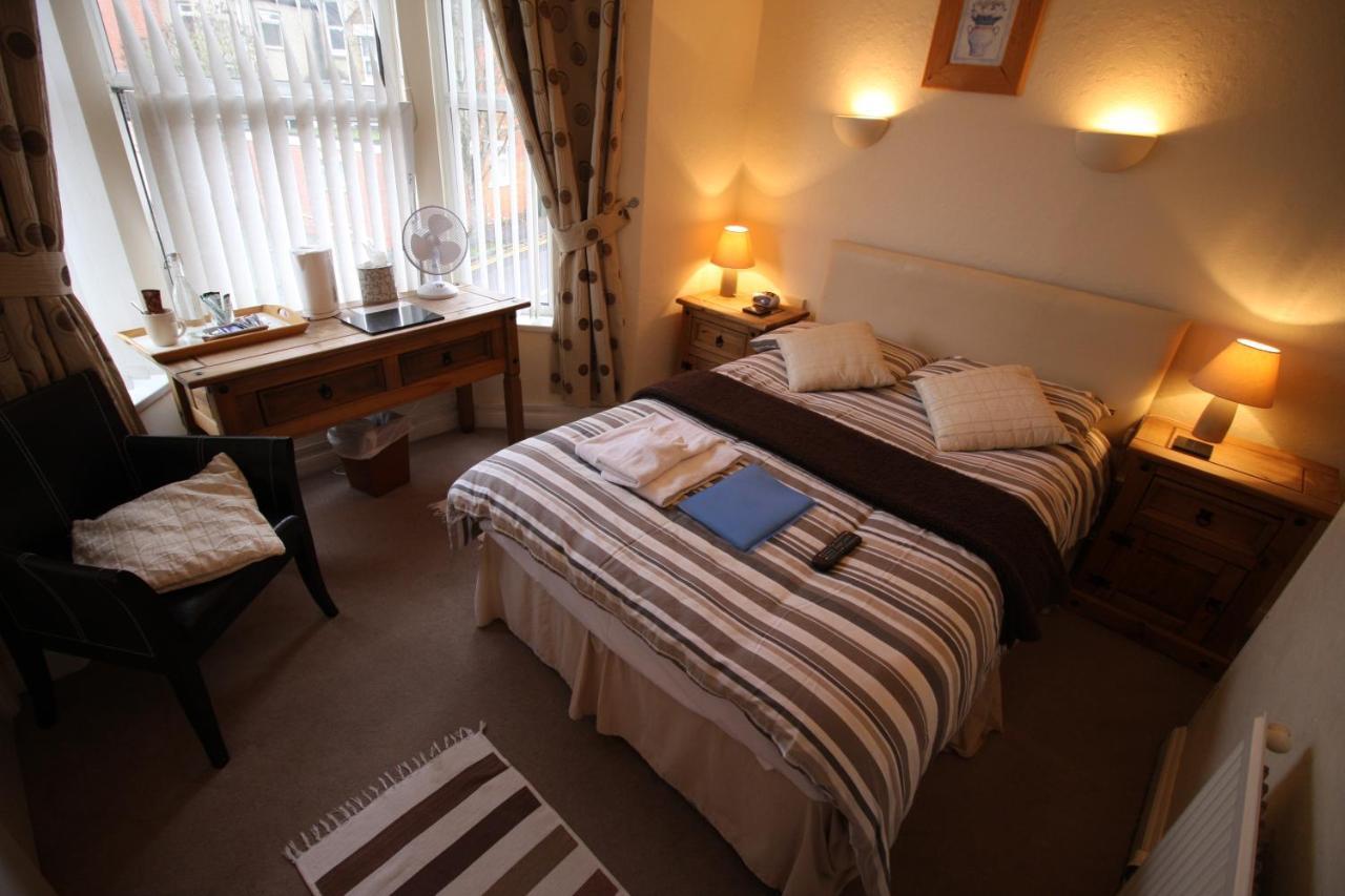 The Lodge Swindon Exterior foto